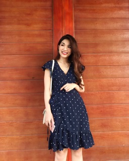 Đầm vạt chéo chấm bi