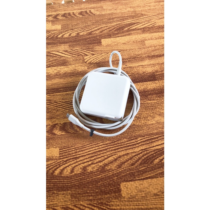 Sạc laptop Zealife 87W USB C MZ87PD-1 kèm dây cable type C