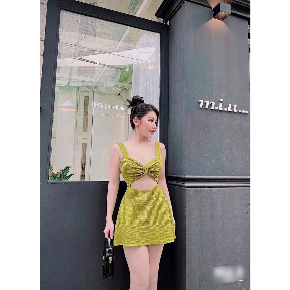 Đầm 2 dây xốp bản vuông xoắn ngực hở bụng dáng ngắn xòe siêu hot