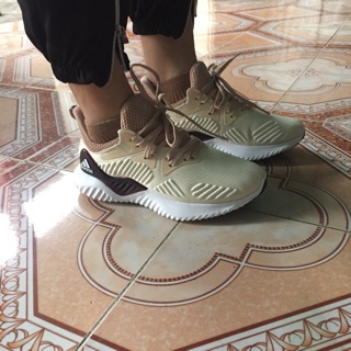 Giày Thể Thao Alpha Bounce màu Sữa