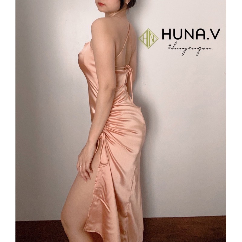 Đầm Lụa Cổ đổ rút xẻ tà 2 bên | BigBuy360 - bigbuy360.vn