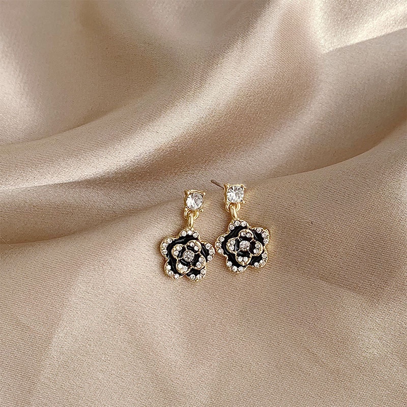 Khuyên tai kẹp không bấm lỗ chốt cố định K077 bằng hợp kim mạ vàng hình bông hoa đính đá dáng midi Leous Accessories