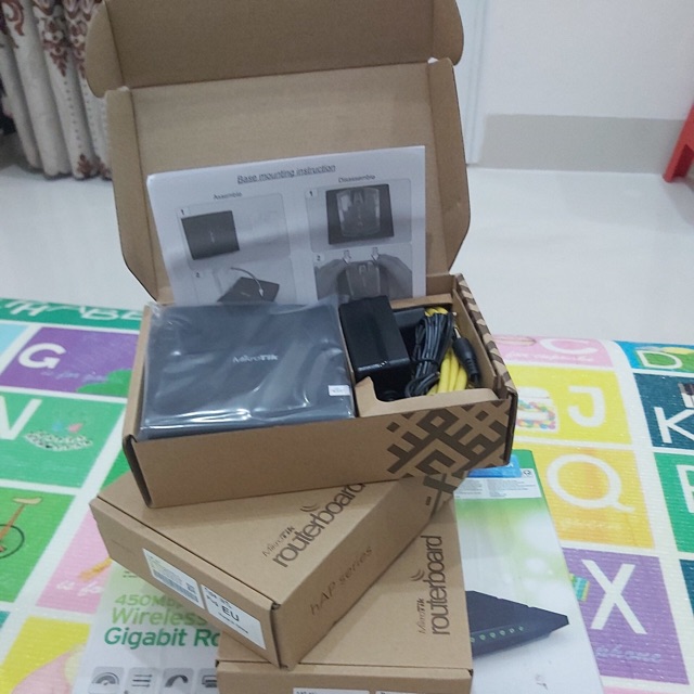 Bộ kích wifi Router Mikrotik HAP AC 2 new full box