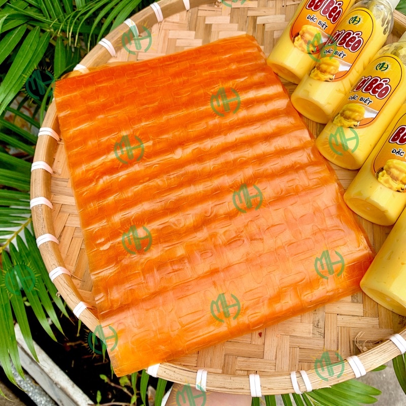 Bánh tráng vuông đỏ Mạnh Hùng dùng để cuốn bánh tráng bơ thơm ngon