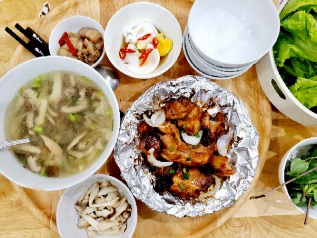 Khay tròn gỗ cao su các size