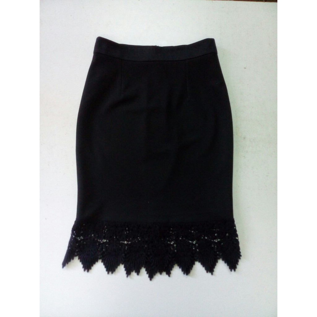 Chân váy bút chì phối ren chân | BigBuy360 - bigbuy360.vn