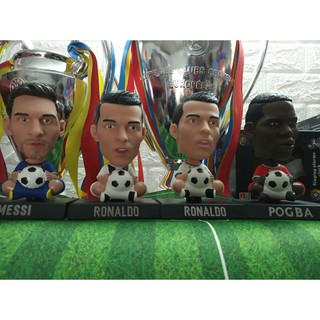 Tượng Messi - Ronaldo