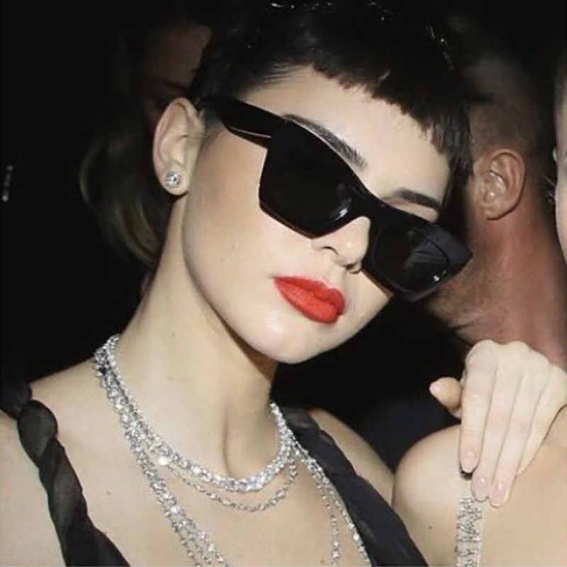 Kính râm gọng vuông cỡ lớn phong cách sành điệu cho nữ