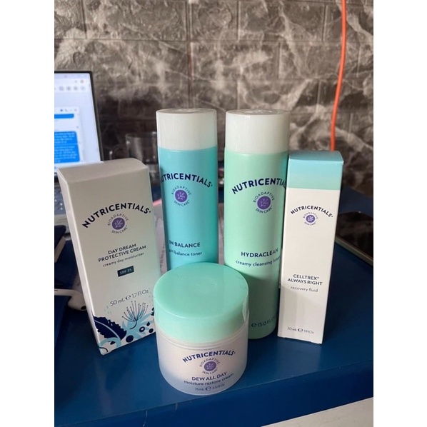 Bộ mỹ phẩm Nutricentials dành cho da dầu và da hỗ hợp của Nuskin
