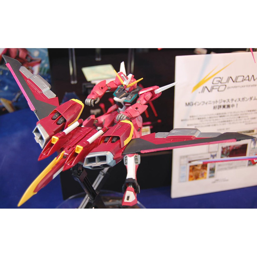 Mô hình lắp ráp Gundam MG Infinite Justice Gundam