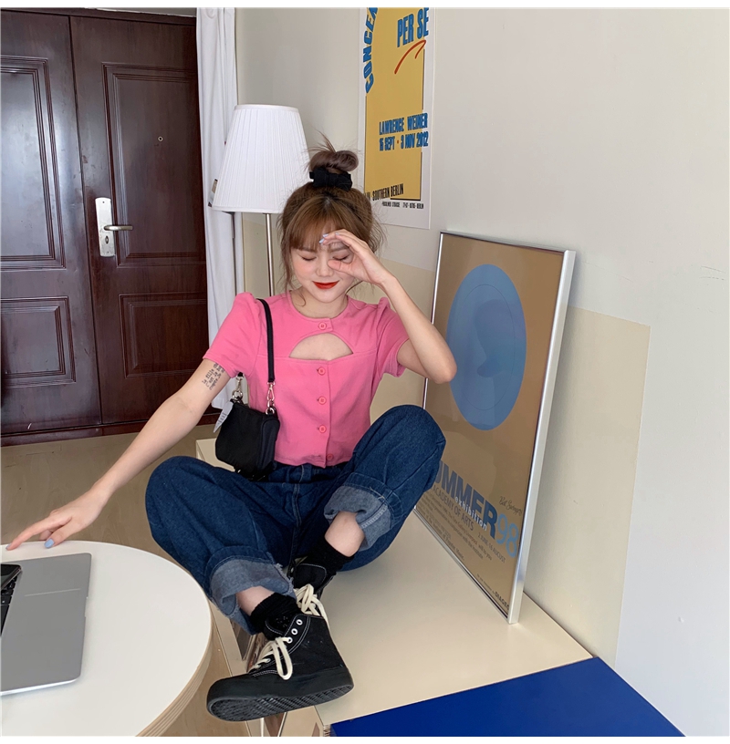 Áo croptop màu hồng trơn phong cách Hàn Quốc