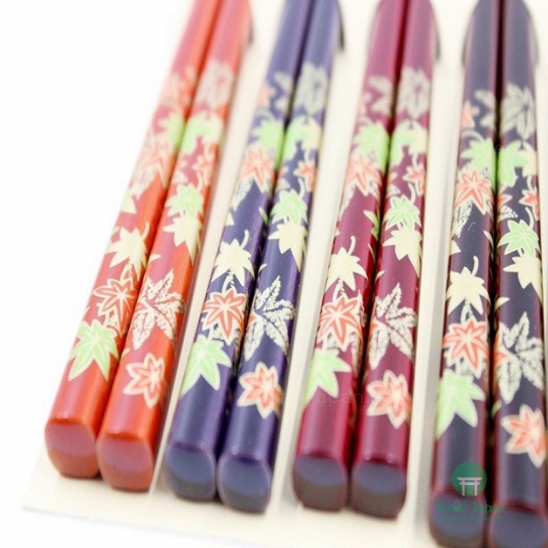 Set 5 đôi đũa mẫu lá phong (Made in Japan)