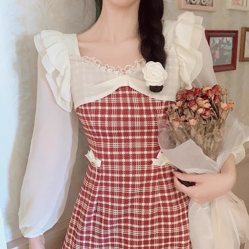 ĐẦM CARO ĐỎ TAY VOAN BÈO TRẮNG