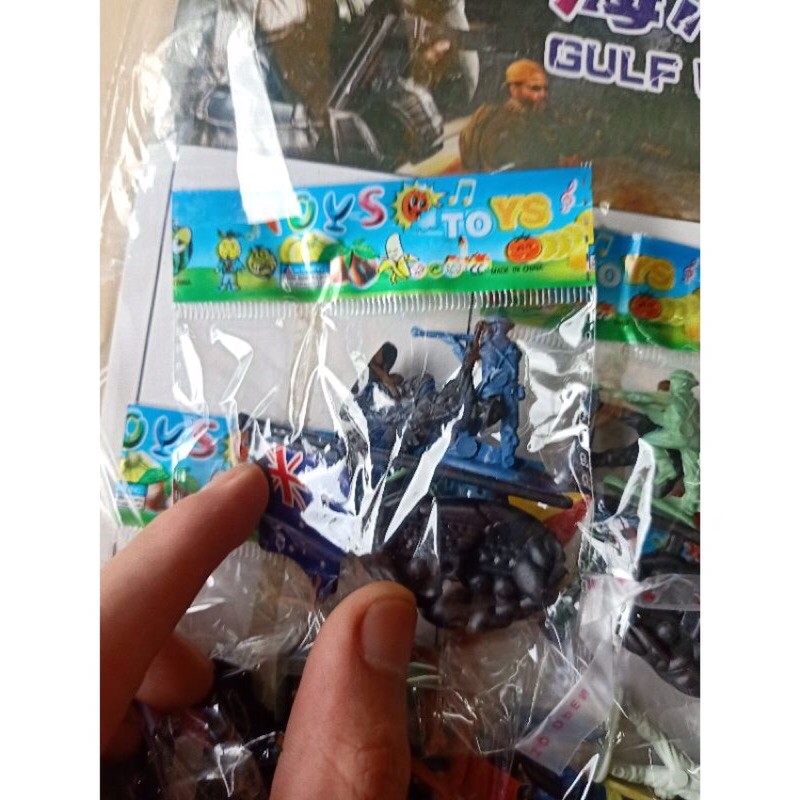 vỉ 20 gói lính đồ chơi bằng nhựa