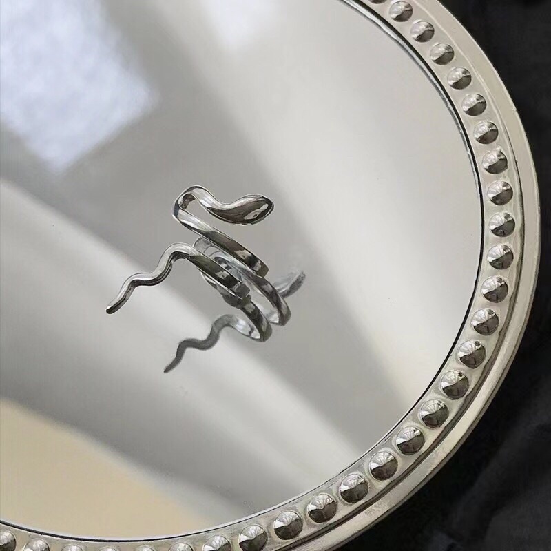 Khuyên tai kẹp hình rắn bạc ta chuẩn 1 chiếc