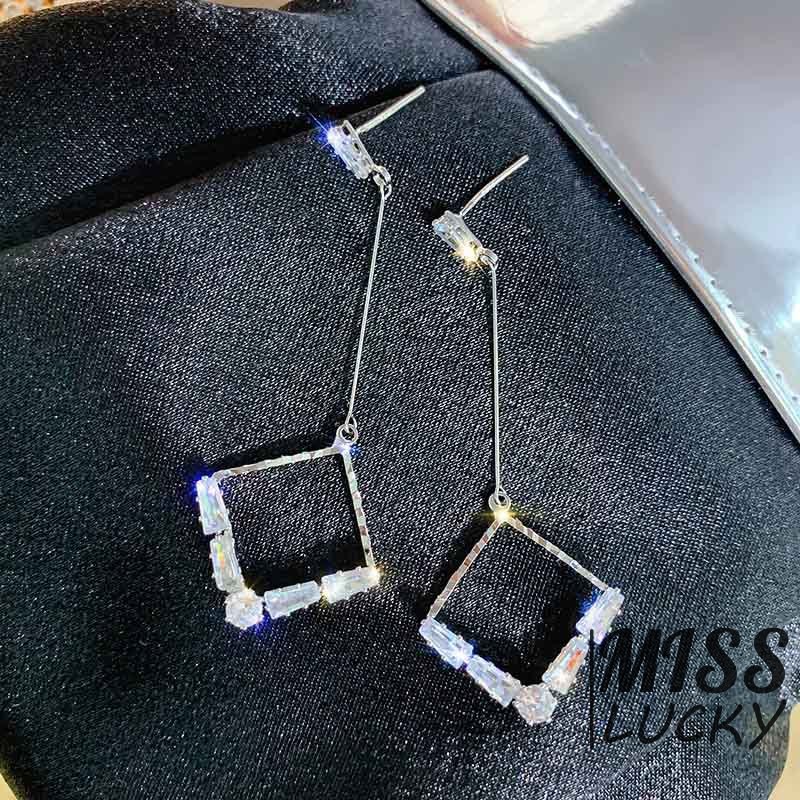 Khuyên tai nữ kiểu dáng hình học thời trang cá tính