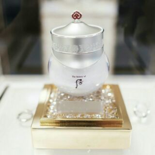 Kem dưỡng trắng whoo