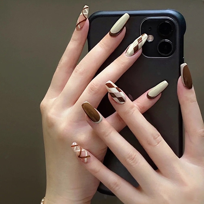 [Hàng mới về]Bộ 24 móng giả hoạ tiết caro hot trend