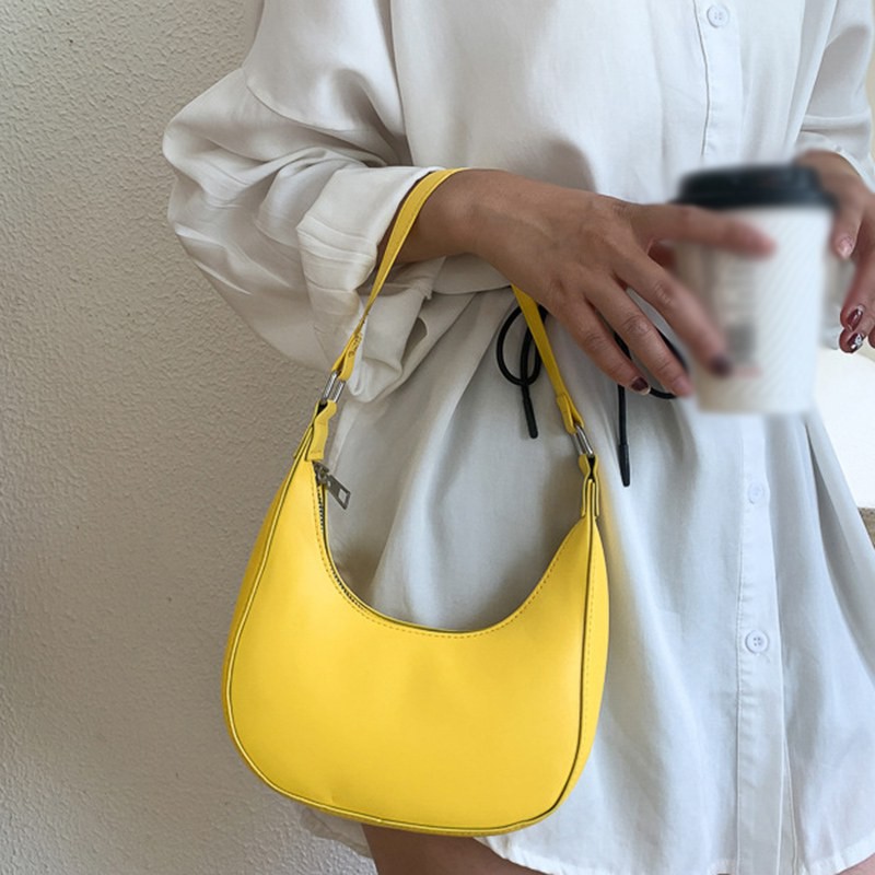 Túi Đeo Vai Màu Trơn Phối Dây Xích Cá Tính Dễ Phối Đồ Dành Cho Nữ