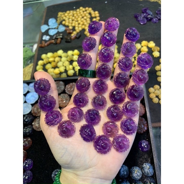 Mặt dây chuyền Hồ Ly chúa dáng tròn đá TA tím kích thước 1,7cm