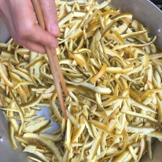 Mứt vỏ bưởi