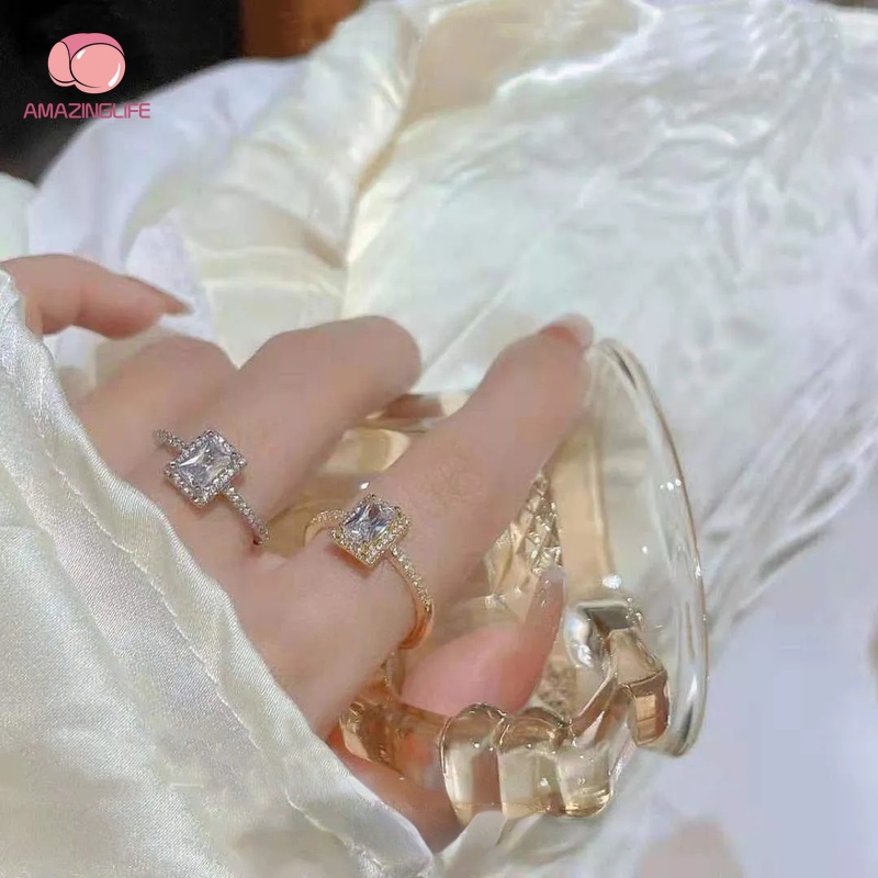 Nhẫn Hở Đính Đá Zircon Hình Vuông Sang Trọng