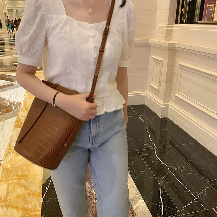 Áo croptop cổ vuông tay phồng thêu họa tiết hoa thời trang mẫu 34618