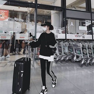 Sét nỉ đen phối trắng xẻ vạt