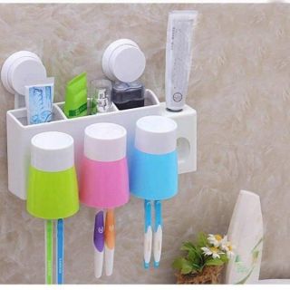 Set nhả kem đánh răng kèm cốc