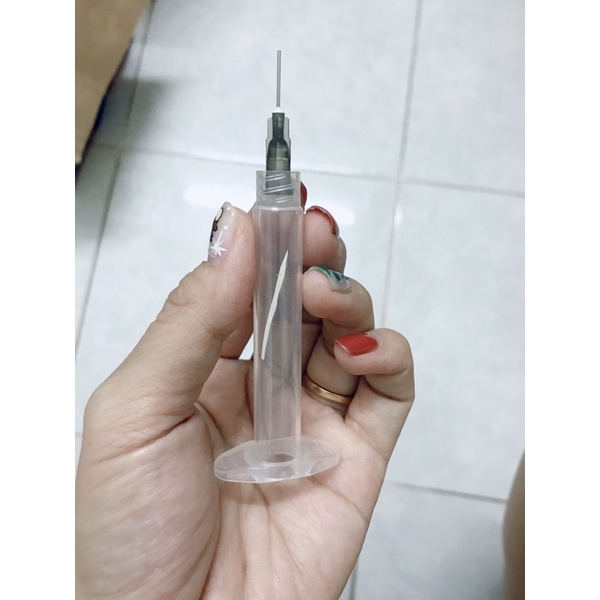 Dụng cụ đục lỗ núm ti