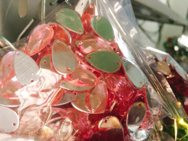 Đá kết giọt size 11x18mm giá rẻ gói 50gr