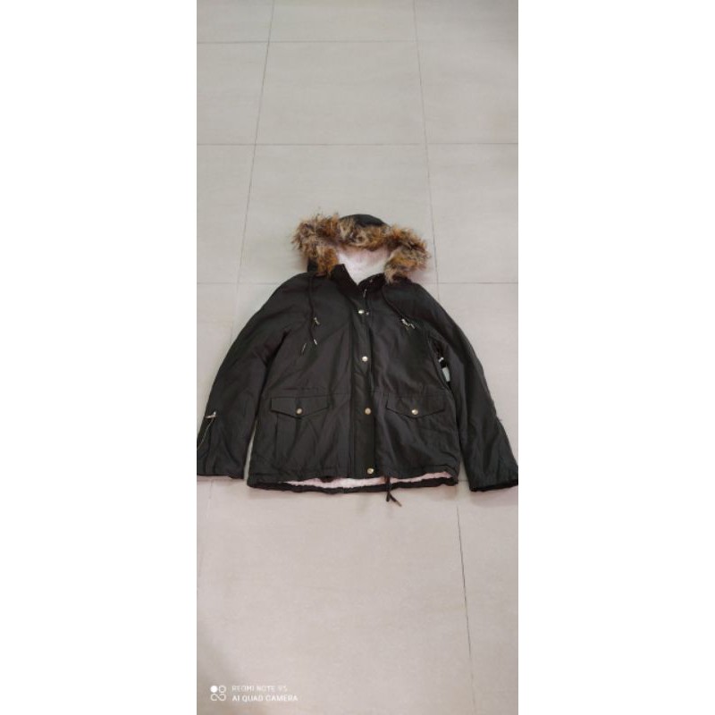 Thanh lý áo parka xanh rêu còn tag size L