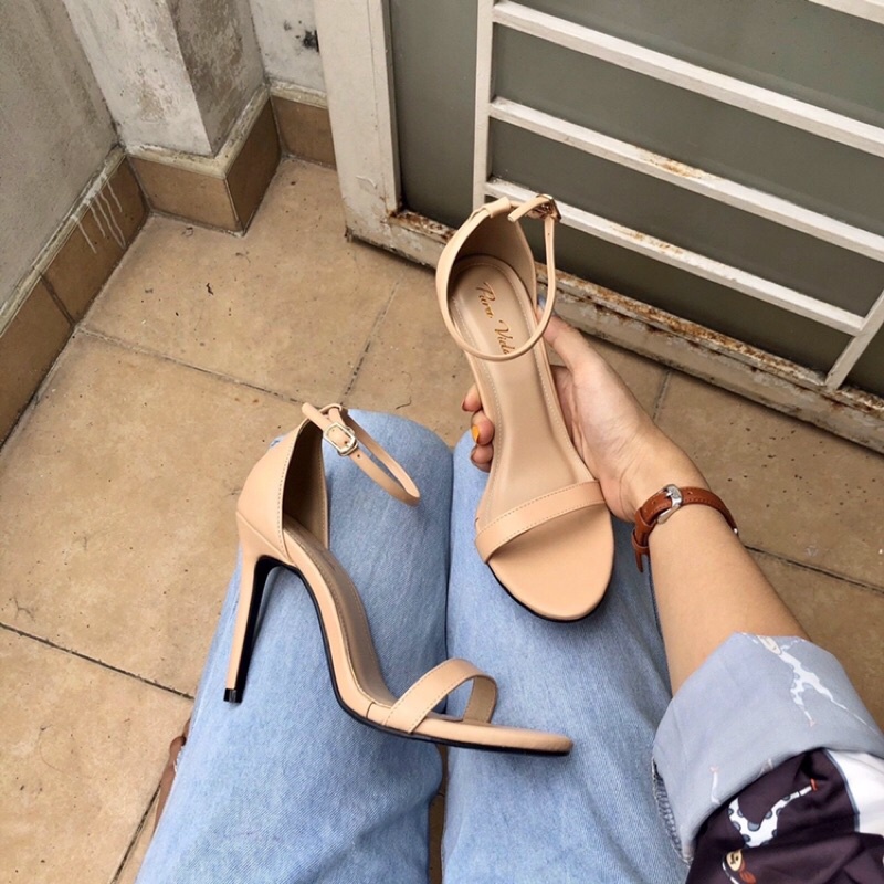 Giày sandal cao gót da lì ngọc trinh quai mảnh gót nhọn 9p bít gót da lì hàng hot hit