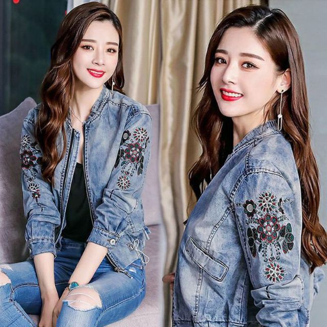 ÁO KHOÁC JEAN THÊU HOA CỔ TRỤ BO