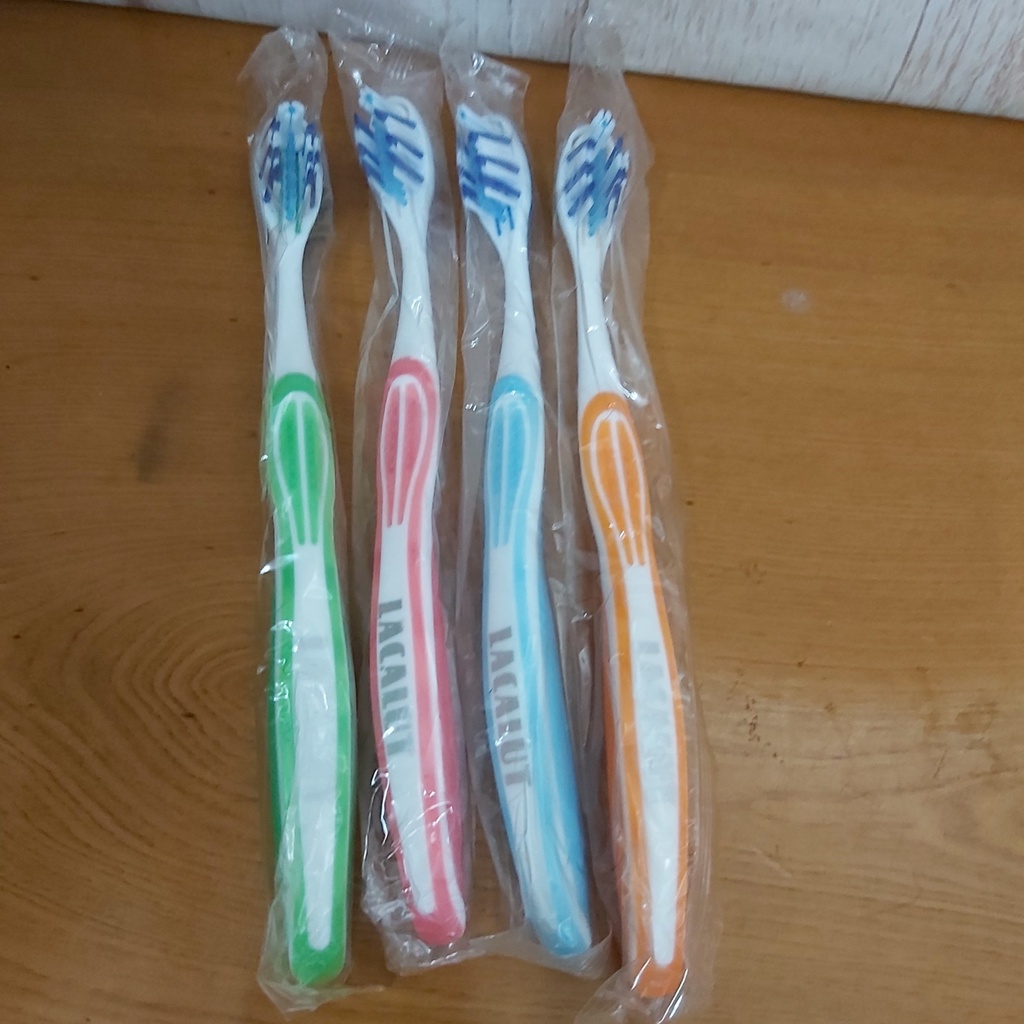 Combo 4 bàn chải đánh răng giá 15k