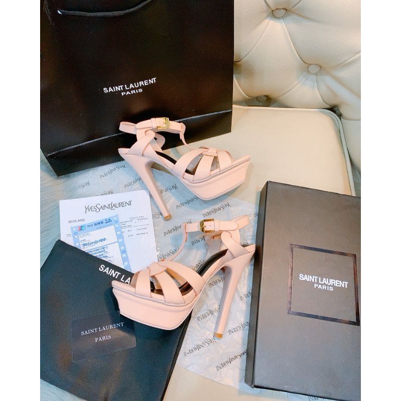 Sandal Về Thềm Màu Kem Da Xịn Logo Khuy Vàng Gót Nhọn 10p Fullbox