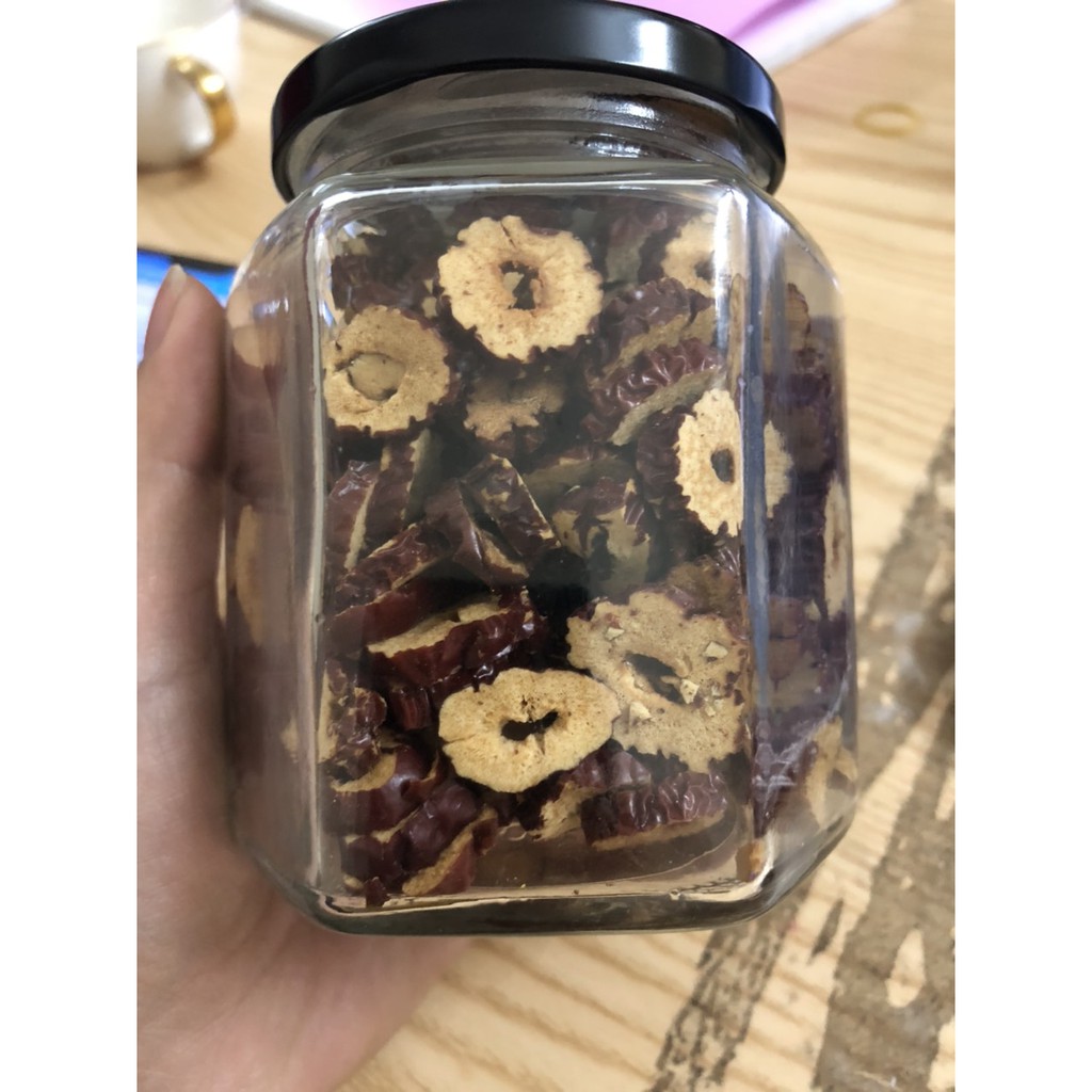 Táo đỏ thái lát  pha trà hoa