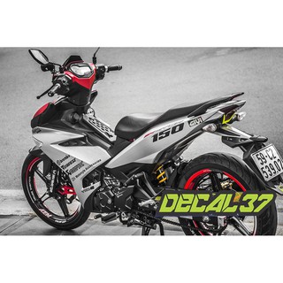 Tem Trùm Exciter 150 xám bạc đỏ