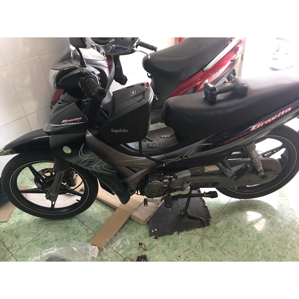 Thùng giữa Jupiter, thùng Givi G12N kèm bát gắn theo xe, hàng chính hãng, bảo hành 2 năm