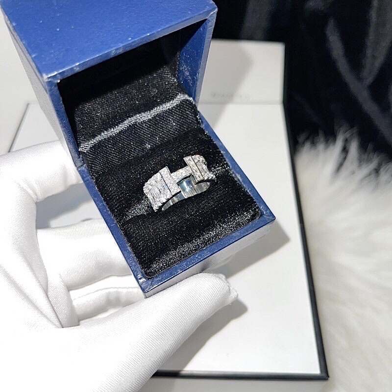 Nhẫn nữ chữ H đính đá Baguette mạ bạch kim thời trang hiện đại