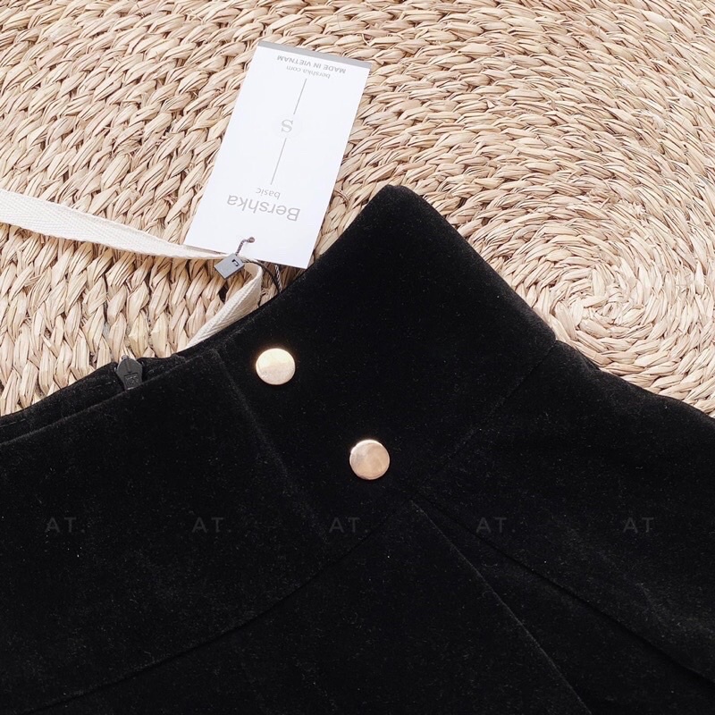 Quần nhung khuy cạp cao