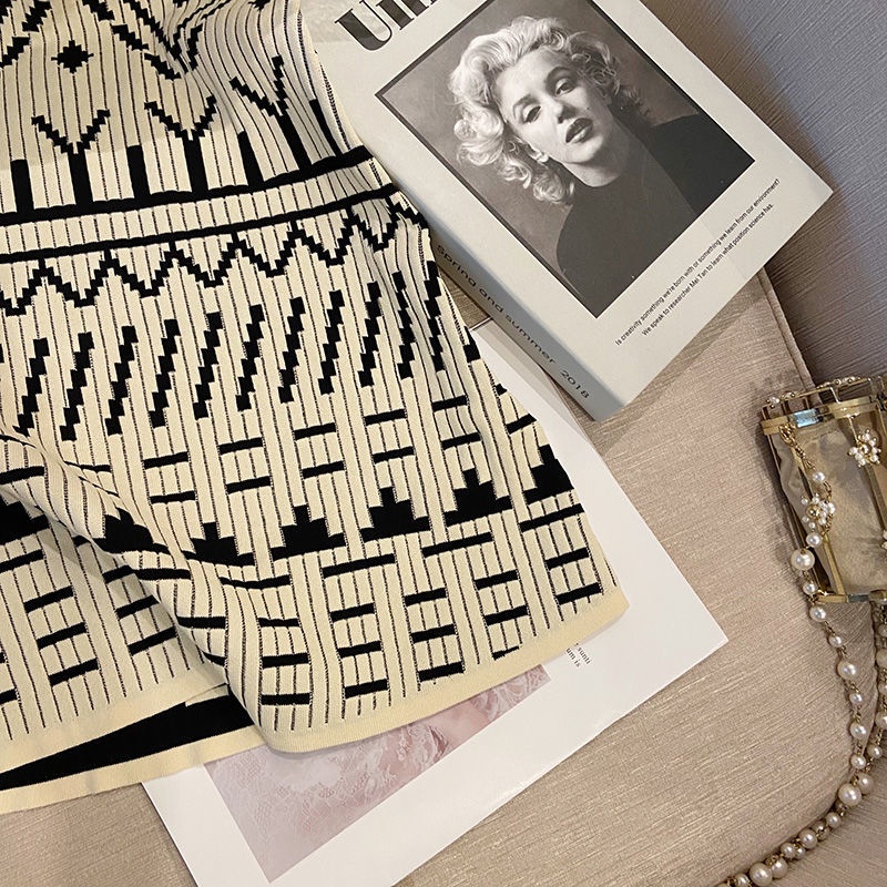 Đầm Dệt Kim Mỏng Họa Tiết Hình Học Cổ Điển Chất Lượng Cao