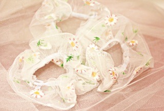 Cột Tóc, Buộc Tóc Scrunchie Thêu Hoa Cúc - ( Ảnh Thật)