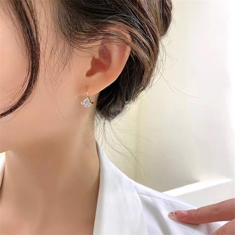 Bông Tai Hình Học Đính Kim Cương Phong Cách Mới Tinh Tế Thời Trang