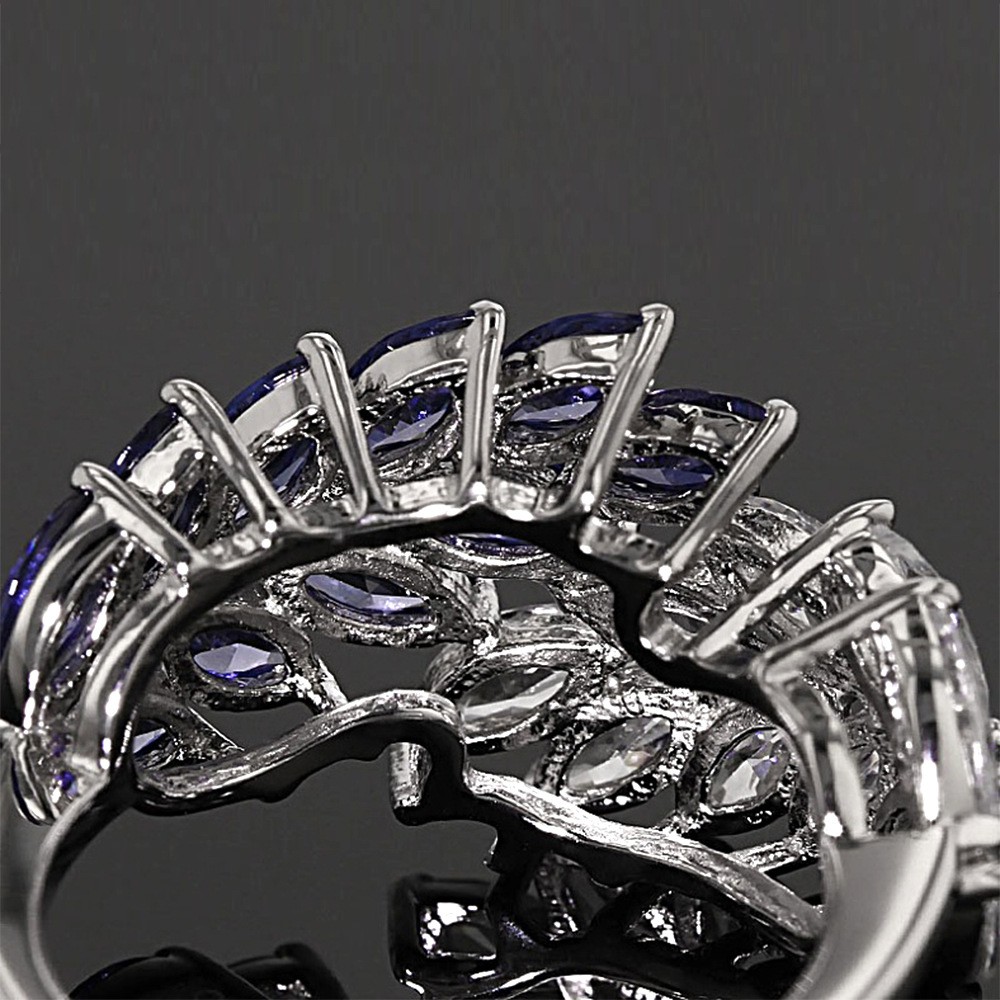 Nhẫn mặt hoa đính đá zircon