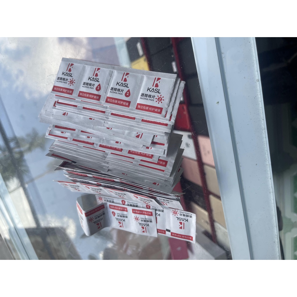 Miếng Lau Iphone Khăn tẩm cồn lau màn hình điện thoại vệ sinh thân máy có tác dụng diệt khuẩn 2 trong 1