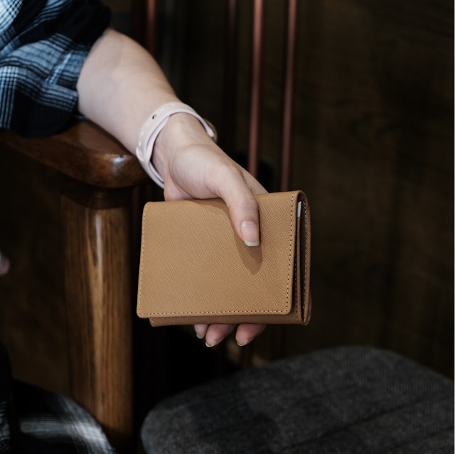 VÍ MINI TINY LEMONT DA BÒ THẬT - NÂU PEANUT | BigBuy360 - bigbuy360.vn