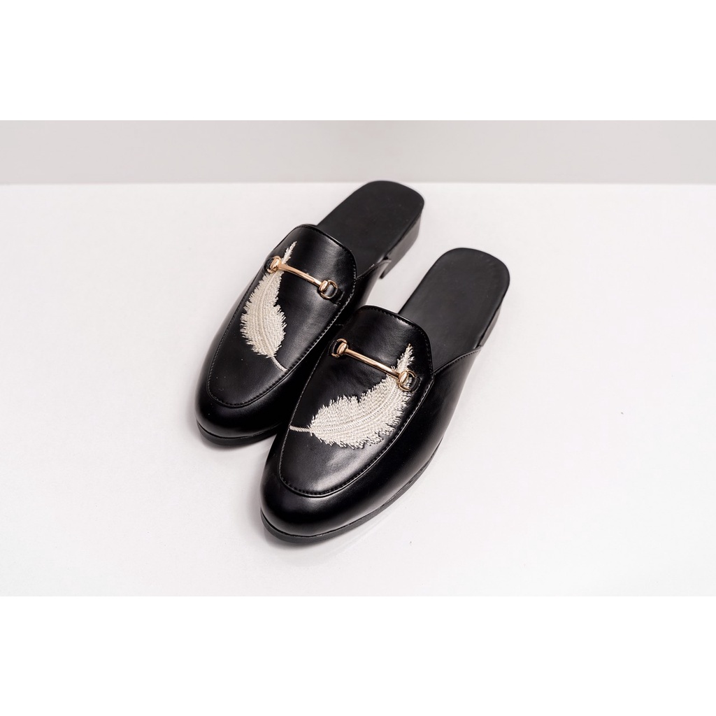 Giày sục nam thêu lông vũ, da mềm êm ái , đế cao nổi bật