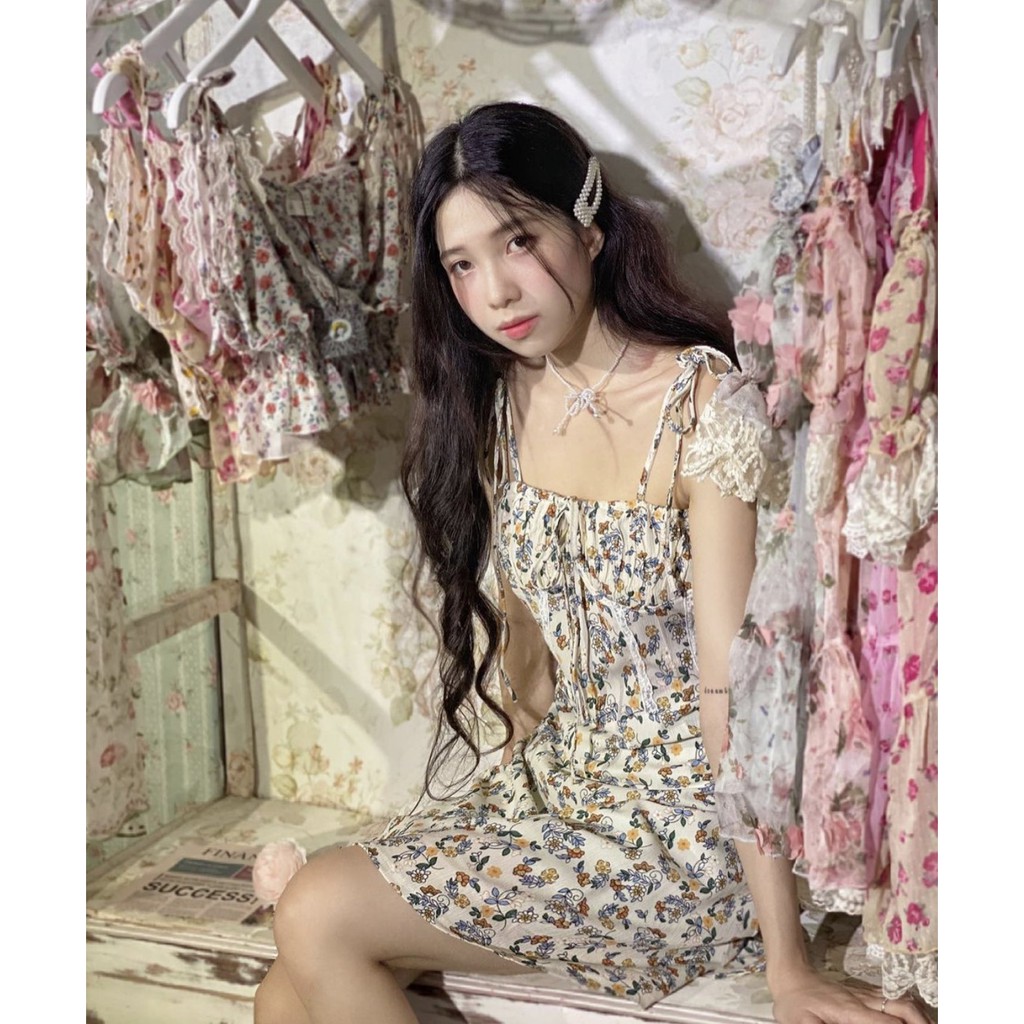 Đầm ngắn nữ Lily Dress 2 dây cúp ngực eo ly ren họa tiết hoa nhí – Là Hoa