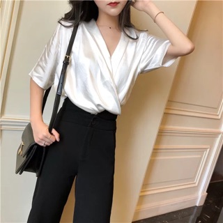 Áo lụa vạt chồng cổ V
